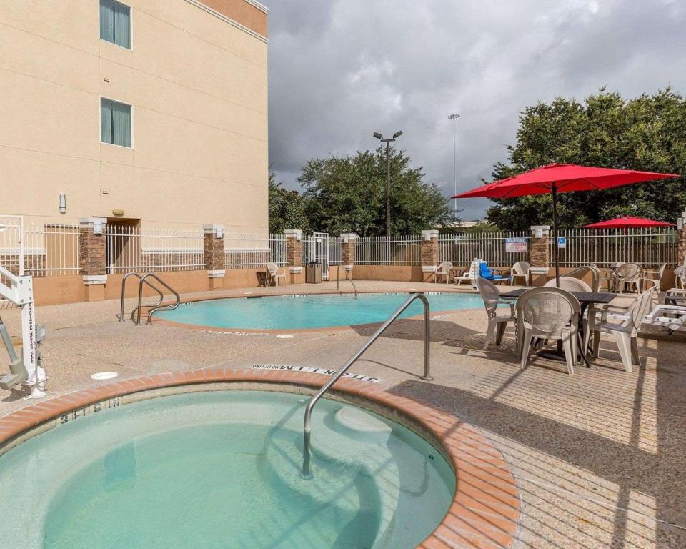 Comfort Suites Katy Main image 2